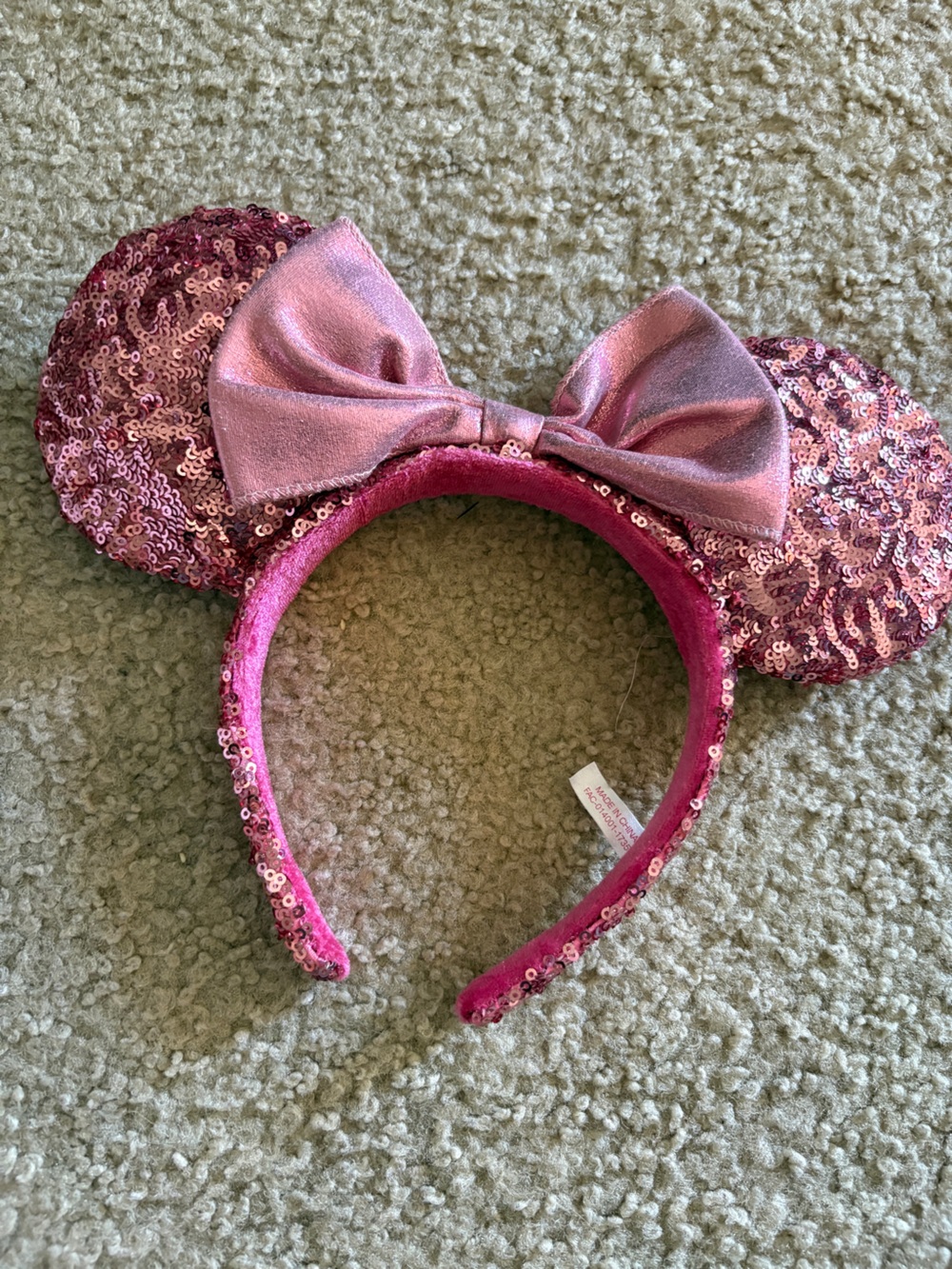 Japan Tokyo Disney Minnie Sakura pink
Sequin
